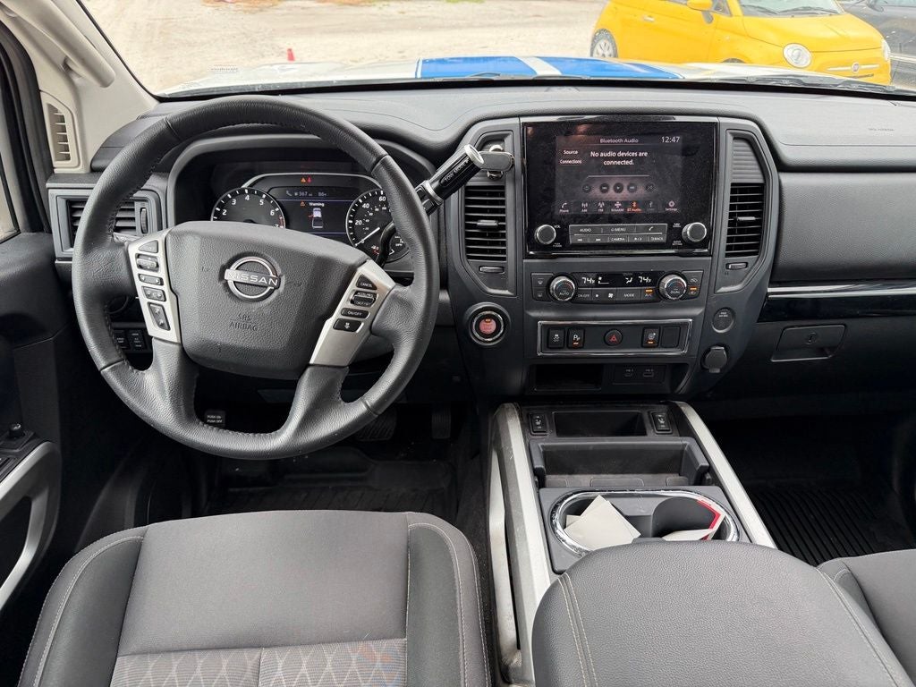 2023 Nissan Titan SV