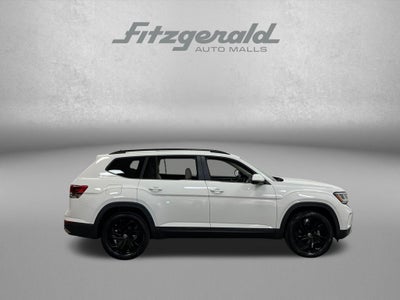 2022 Volkswagen Atlas 3.6L V6 SE w/Technology