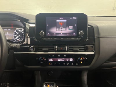 2022 Nissan Pathfinder SV