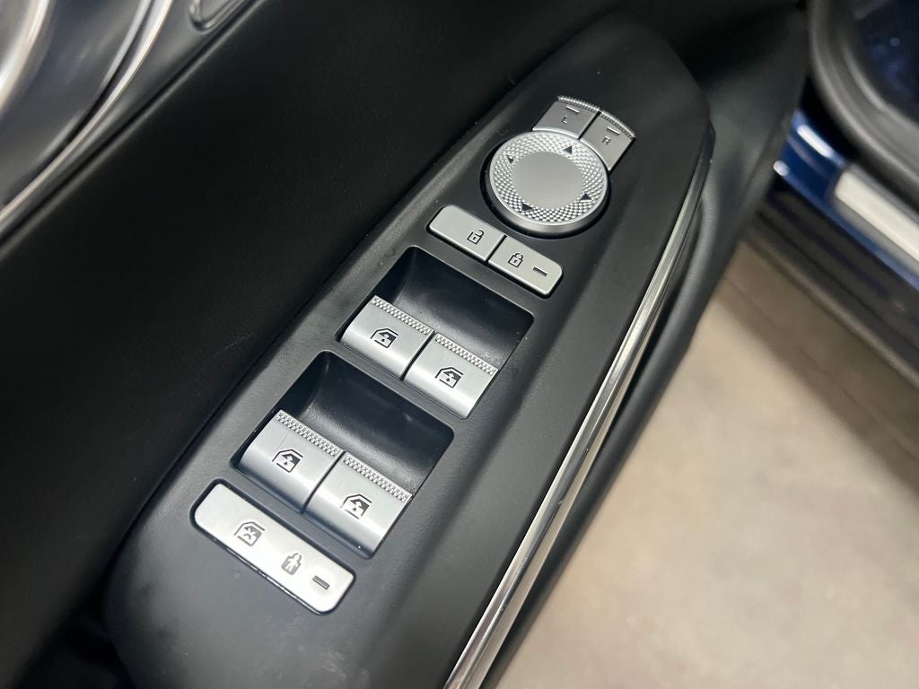 2025 Genesis GV70 2.5T