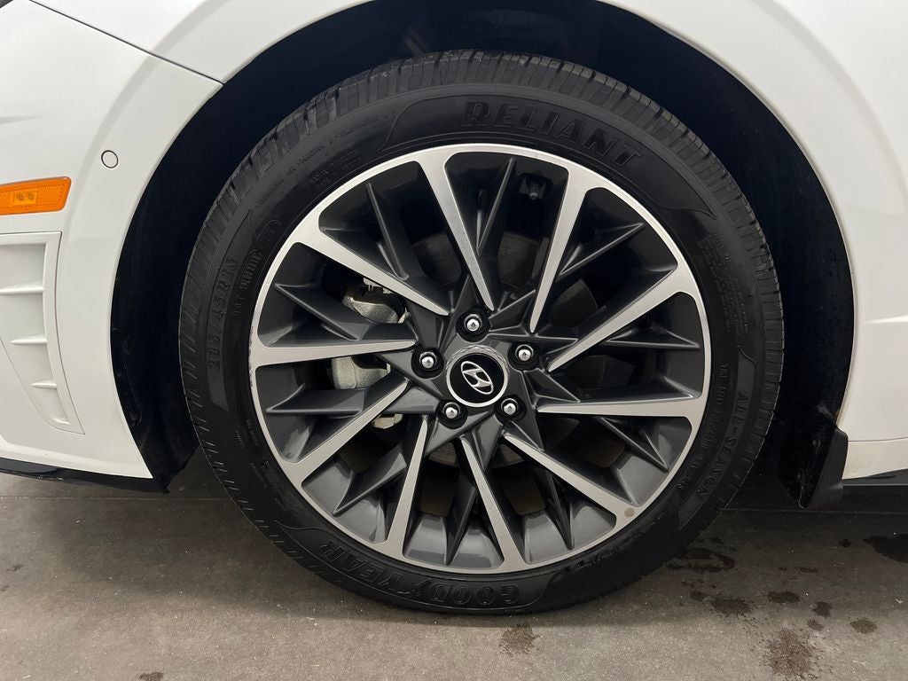 2020 Hyundai SONATA Limited