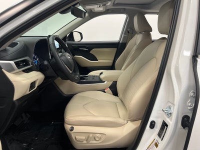 2025 Toyota Highlander Hybrid XLE
