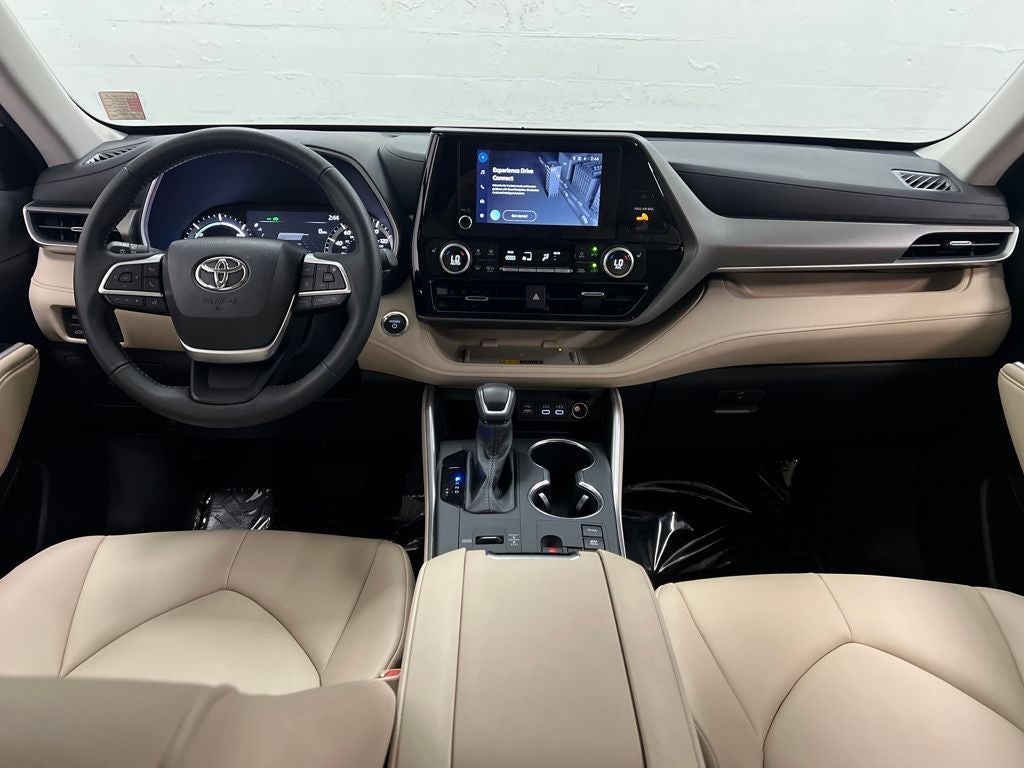 2025 Toyota Highlander Hybrid XLE