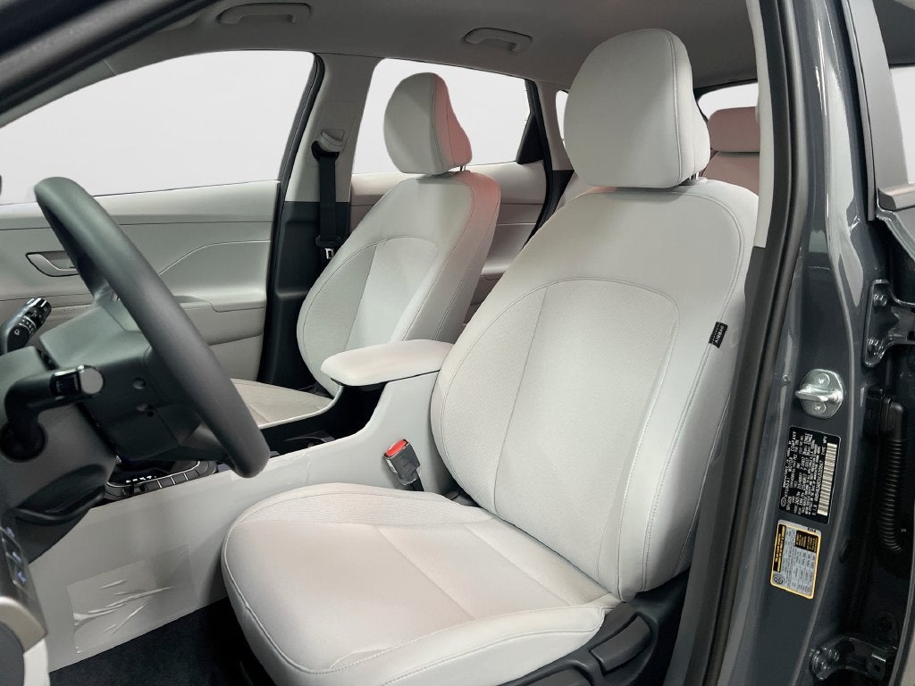 2027 Hyundai KONA SE