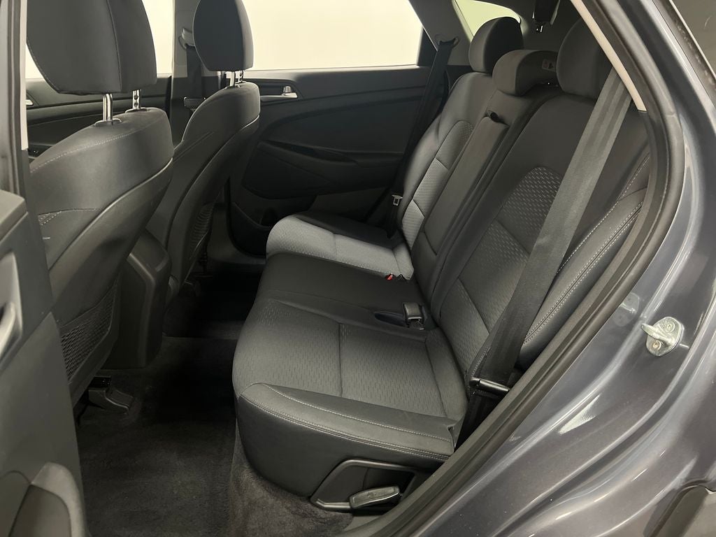 2021 Hyundai TUCSON SE