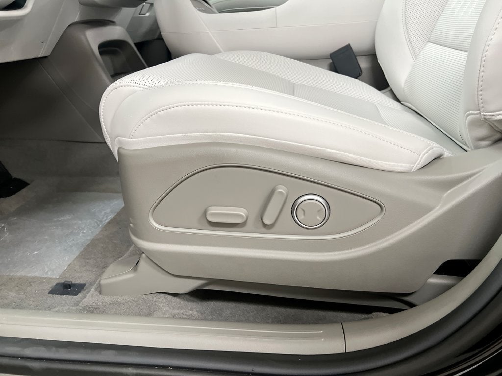 2027 Hyundai PALISADE SEL 7 Passenger