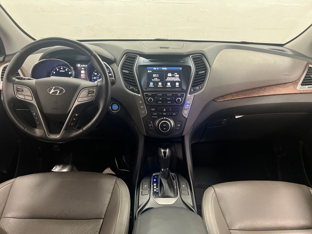 2017 Hyundai SANTA FE SE