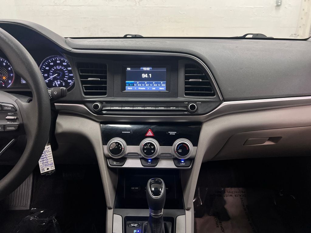 2019 Hyundai ELANTRA SE