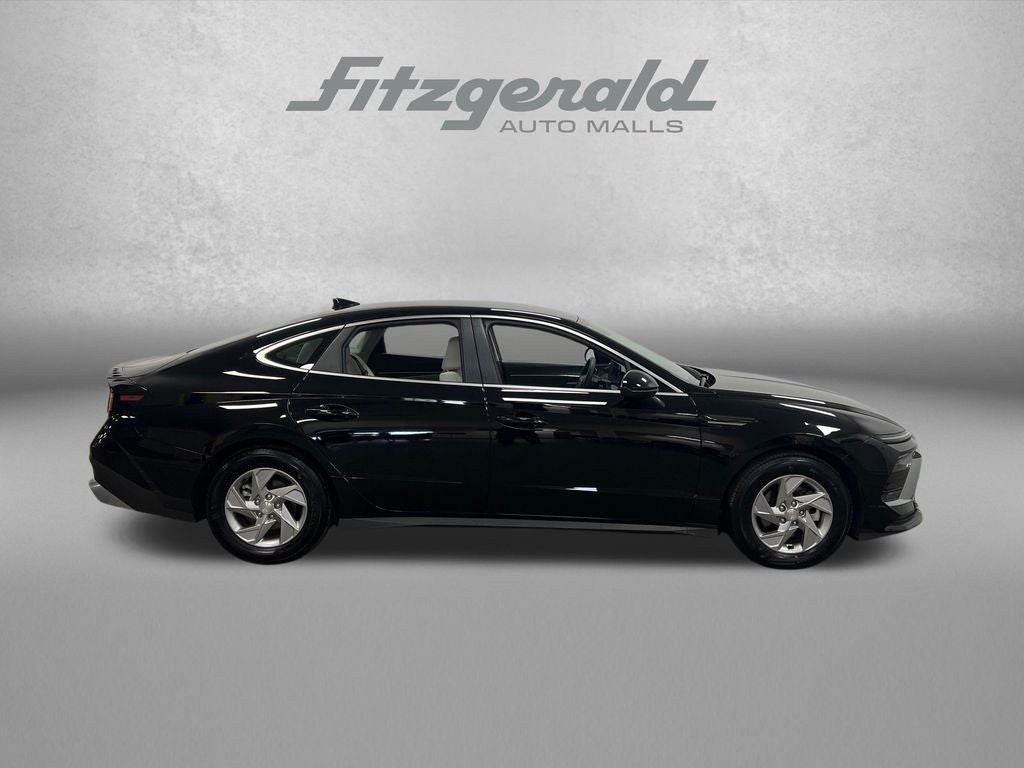 2025 Hyundai SONATA SE