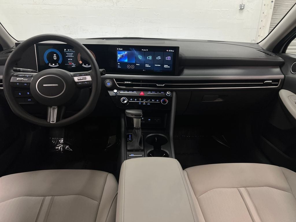 2025 Hyundai SONATA SE