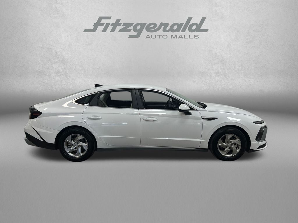 2025 Hyundai SONATA SE