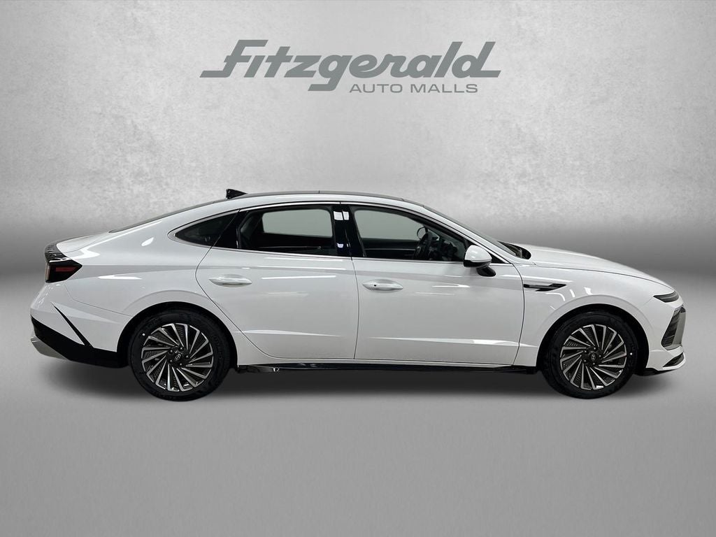 2026 Hyundai SONATA HYBRID SEL