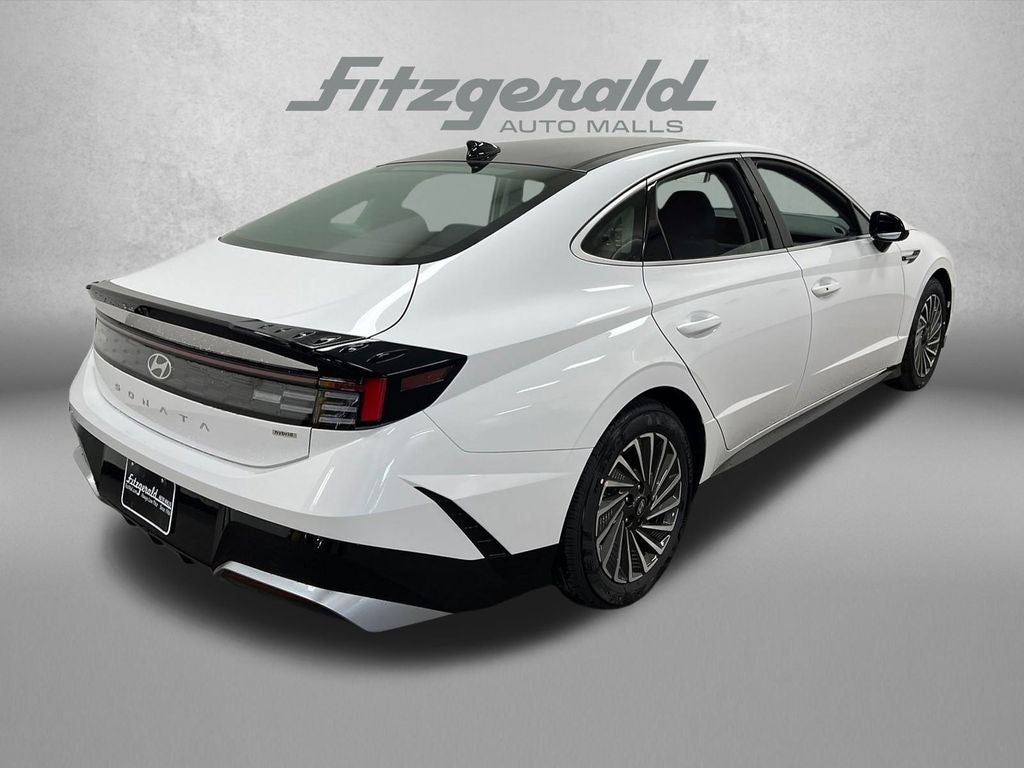 2026 Hyundai SONATA HYBRID SEL