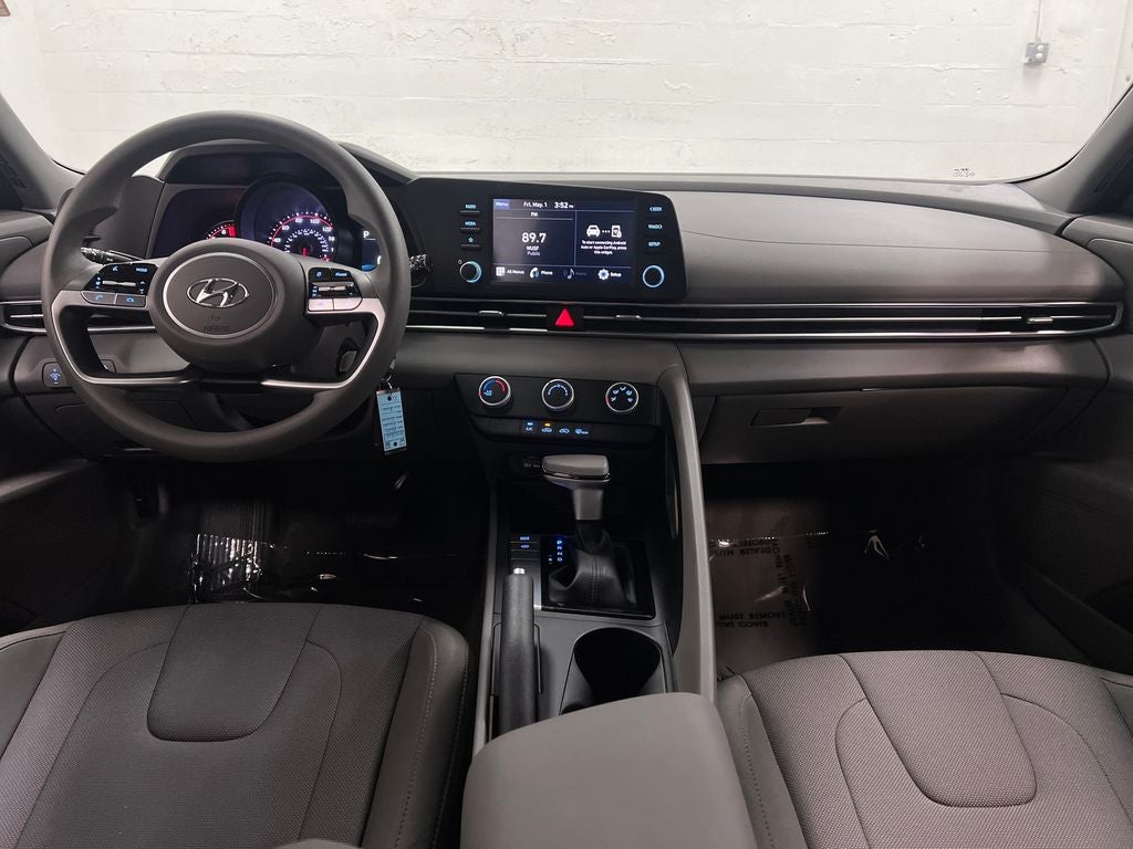 2023 Hyundai ELANTRA SE