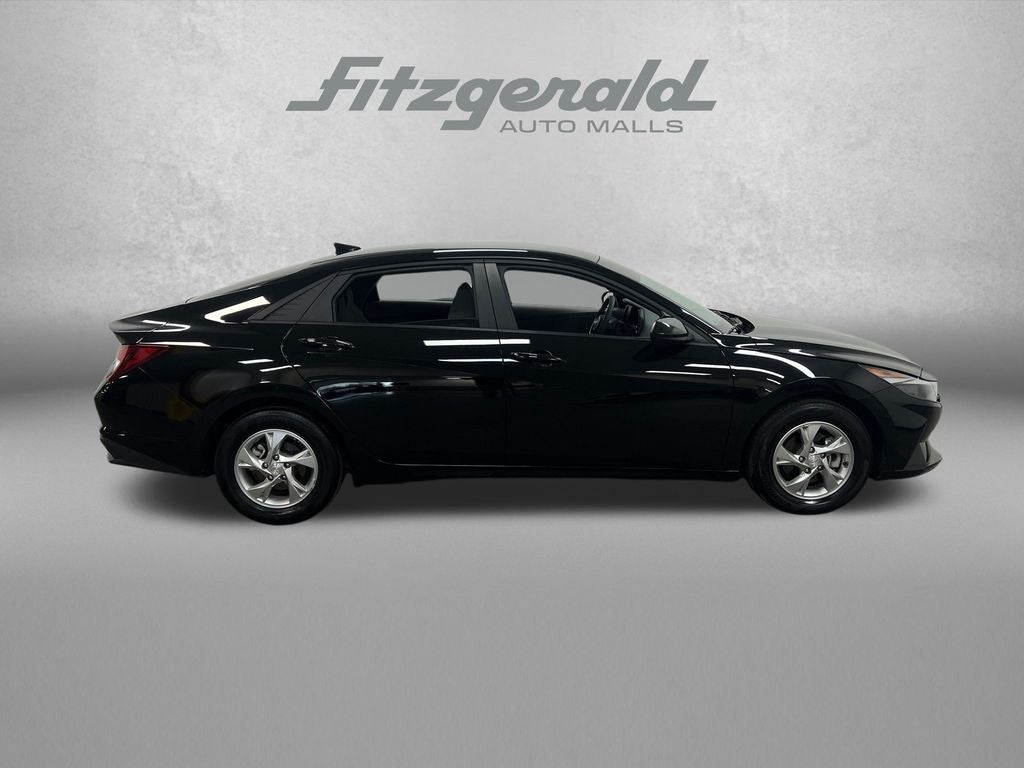 2023 Hyundai ELANTRA SE