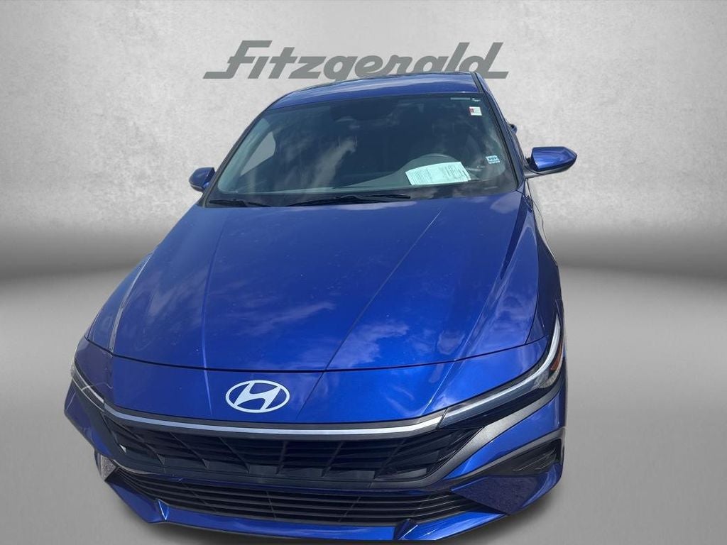 2024 Hyundai ELANTRA SE