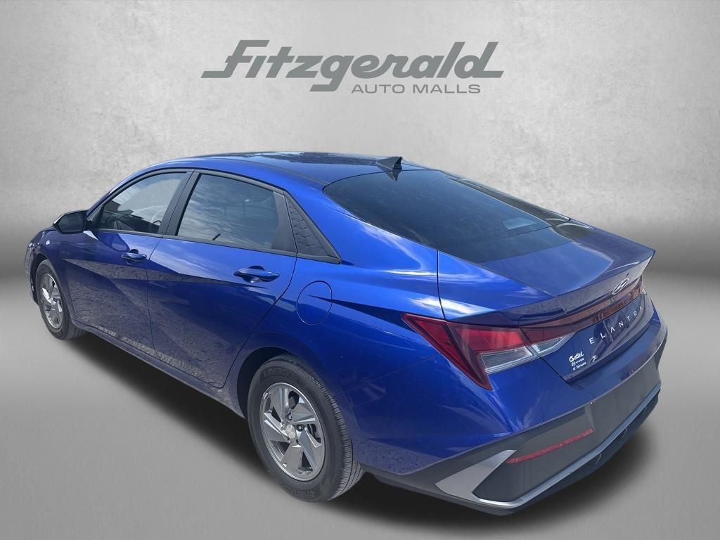 2024 Hyundai ELANTRA SE