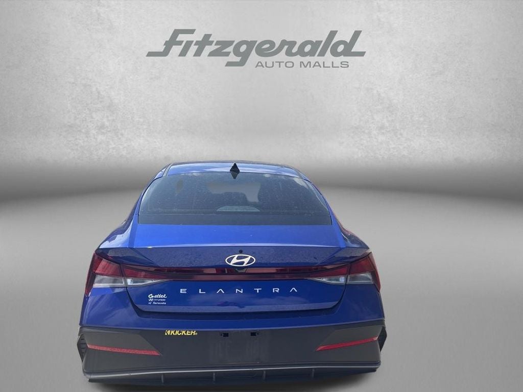 2024 Hyundai ELANTRA SE