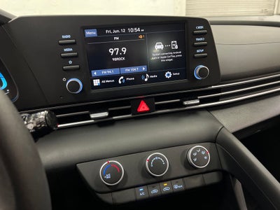2025 Hyundai ELANTRA SE