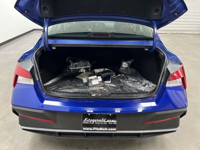 2025 Hyundai ELANTRA SE