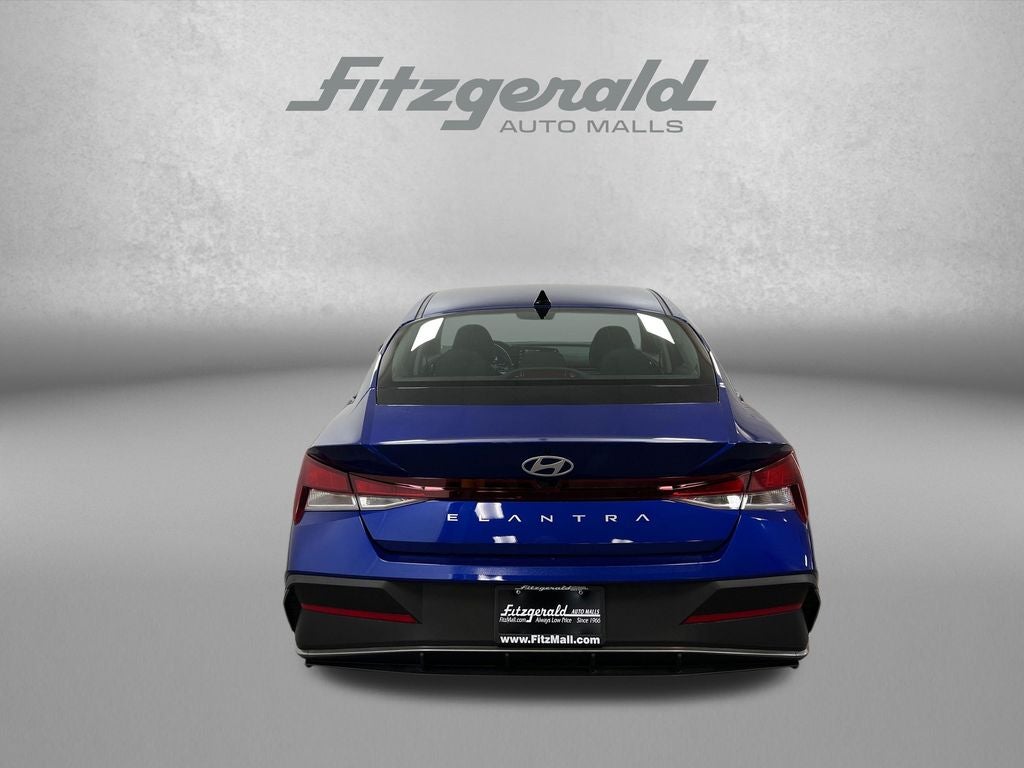 2025 Hyundai ELANTRA SE