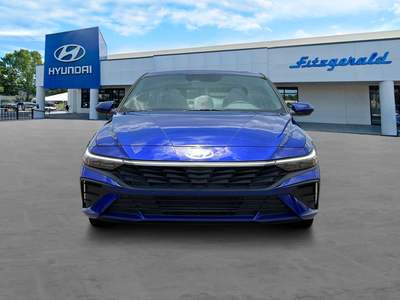 2025 Hyundai ELANTRA SE
