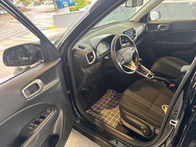 2024 Hyundai VENUE SEL