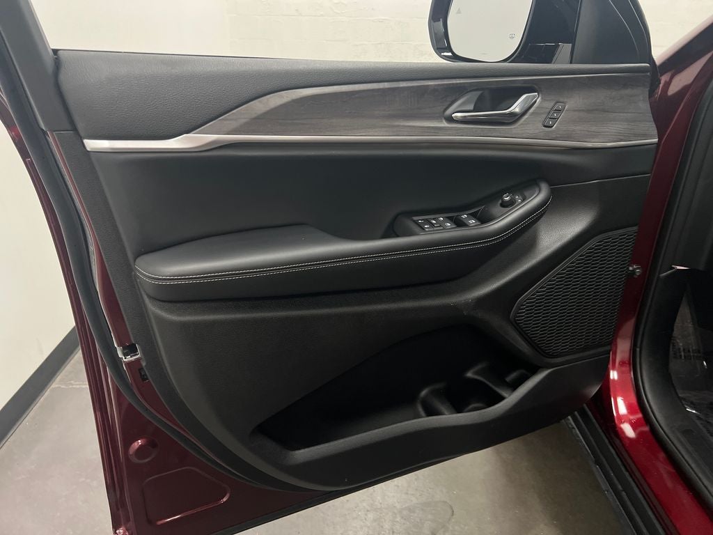 2025 Jeep Grand Cherokee Limited 4x2
