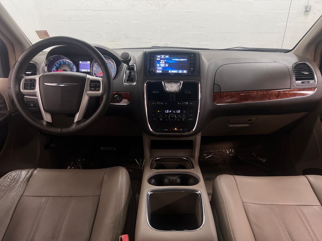 2014 Chrysler Town & Country Touring-L