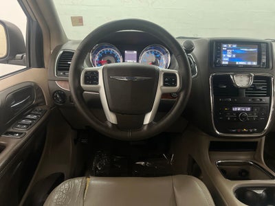 2014 Chrysler Town & Country Touring-L