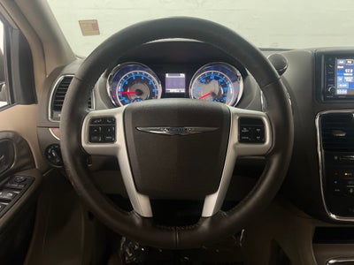 2014 Chrysler Town & Country Touring-L