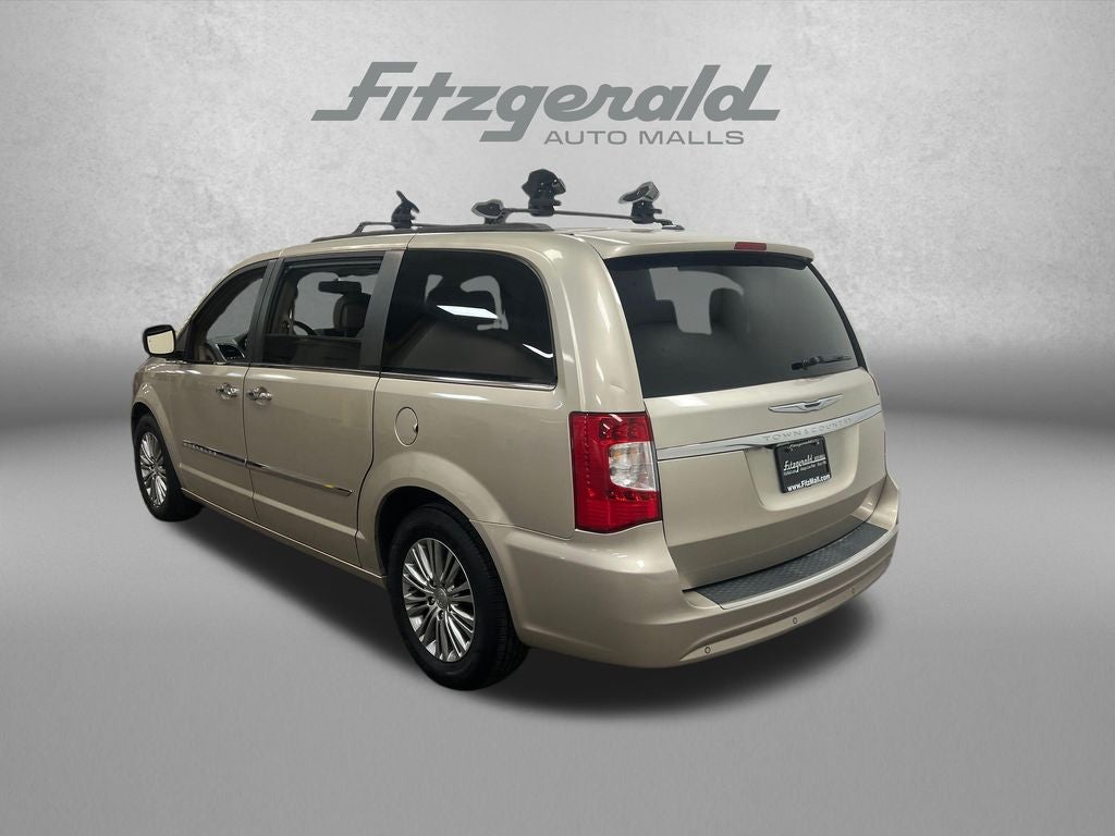 2014 Chrysler Town & Country Touring-L