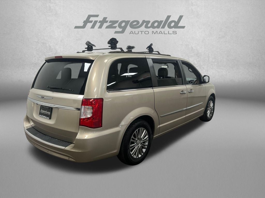 2014 Chrysler Town & Country Touring-L