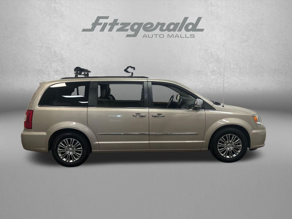 2014 Chrysler Town & Country Touring-L