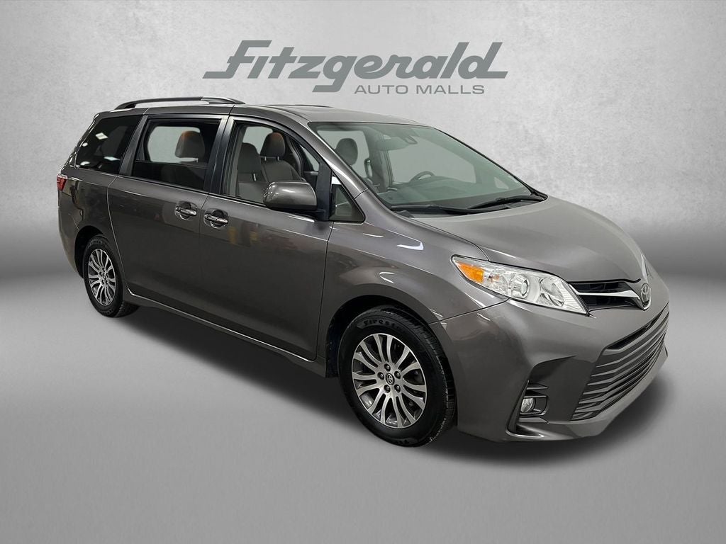 2019 Toyota Sienna XLE 8 Passenger