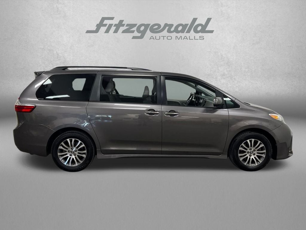 2019 Toyota Sienna XLE 8 Passenger