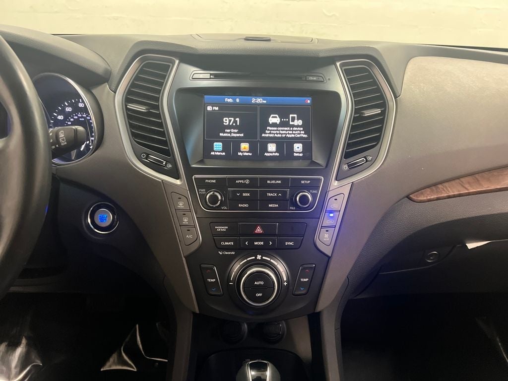 2017 Hyundai SANTA FE SE