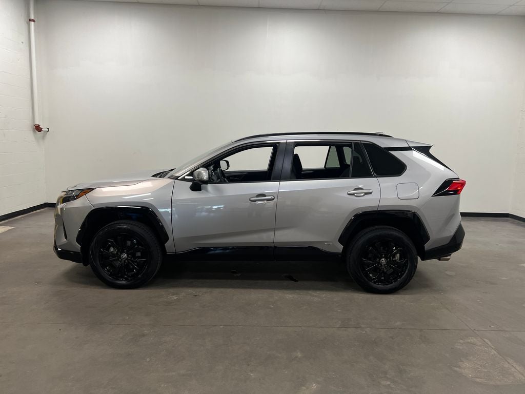 2022 Toyota RAV4 Hybrid SE