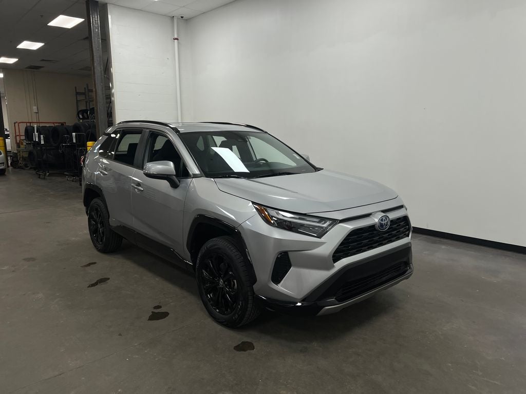 2022 Toyota RAV4 Hybrid SE